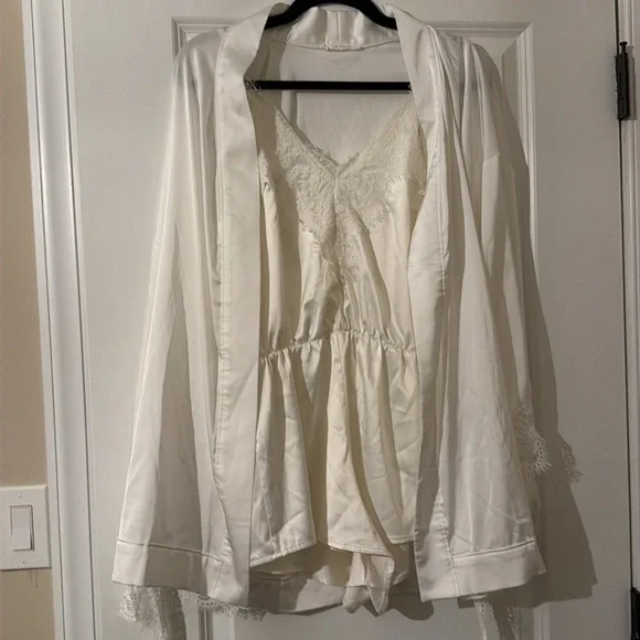 12th Tribe White Lace Bridal Robe & Lulus Jumpsuit Pajama Set - Picture 9 of 9